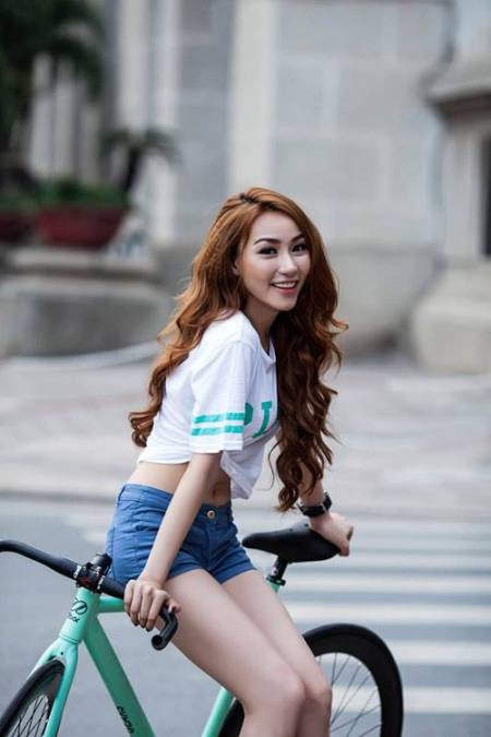 Đạp xe đạp rèn luyện cơ thể không cần tập gym