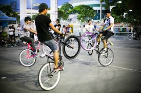 Xe đạp thể thao mạo hiểm  nềm đam mê giới trẻ