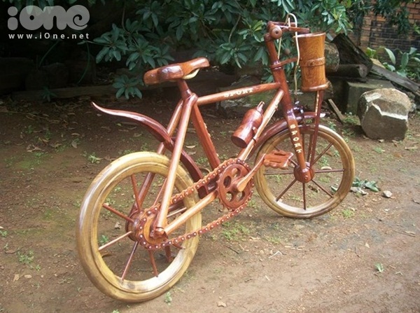 Xe đạp độc và cổ nhất Việt nam với giá 50000 USD