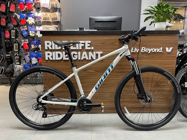 Xe Đạp Giant ATX 810